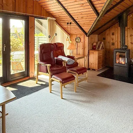 2 Bedroom Pet Friendly In Semesterbostad Bogø By