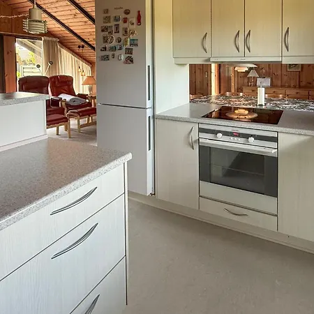 2 Bedroom Pet Friendly In *