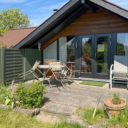 2 Bedroom Pet Friendly In Semesterbostad Bogø By